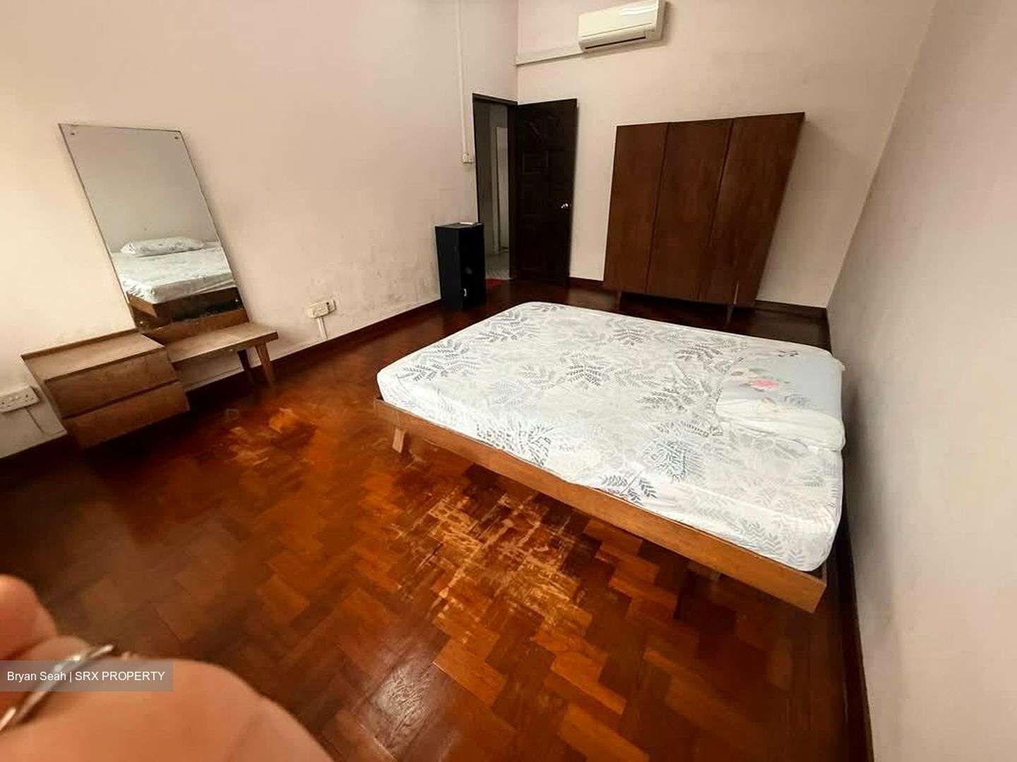 Mandarin Park (D21), Terrace #561186361